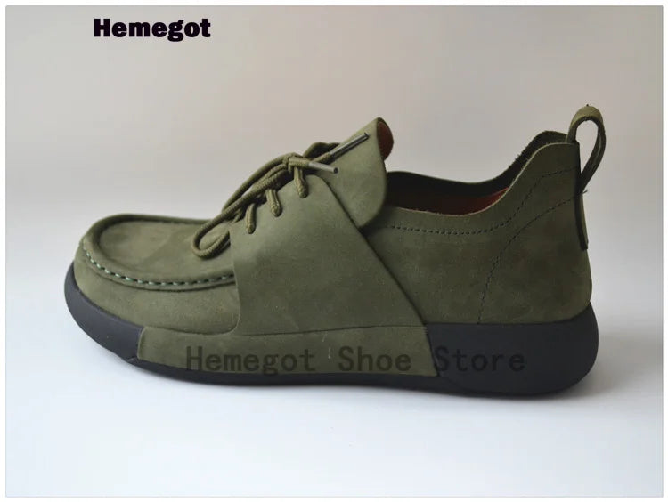 Herren-Schuhe aus dunkelgrünem Wildleder mit Schnürung und gepolstertem Einstieg