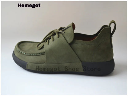Herren-Schuhe aus dunkelgrünem Wildleder mit Schnürung und gepolstertem Einstieg