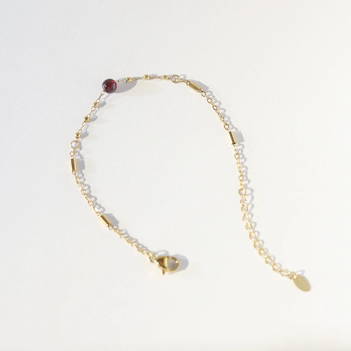 Damen-Armband mit Granat-Naturstein und Edelstahl