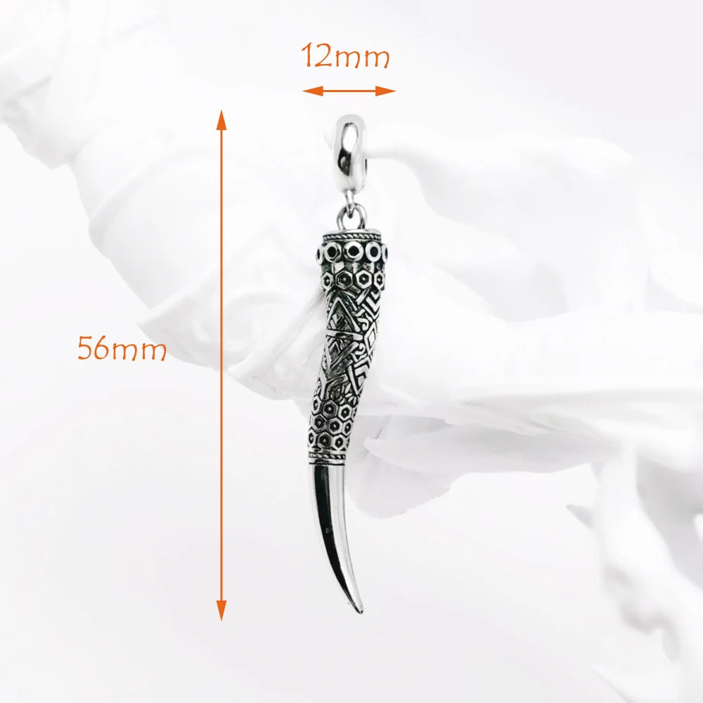 Zahnanhänger aus 925er Sterlingsilber mit Ornamenten, Maßeinblendung