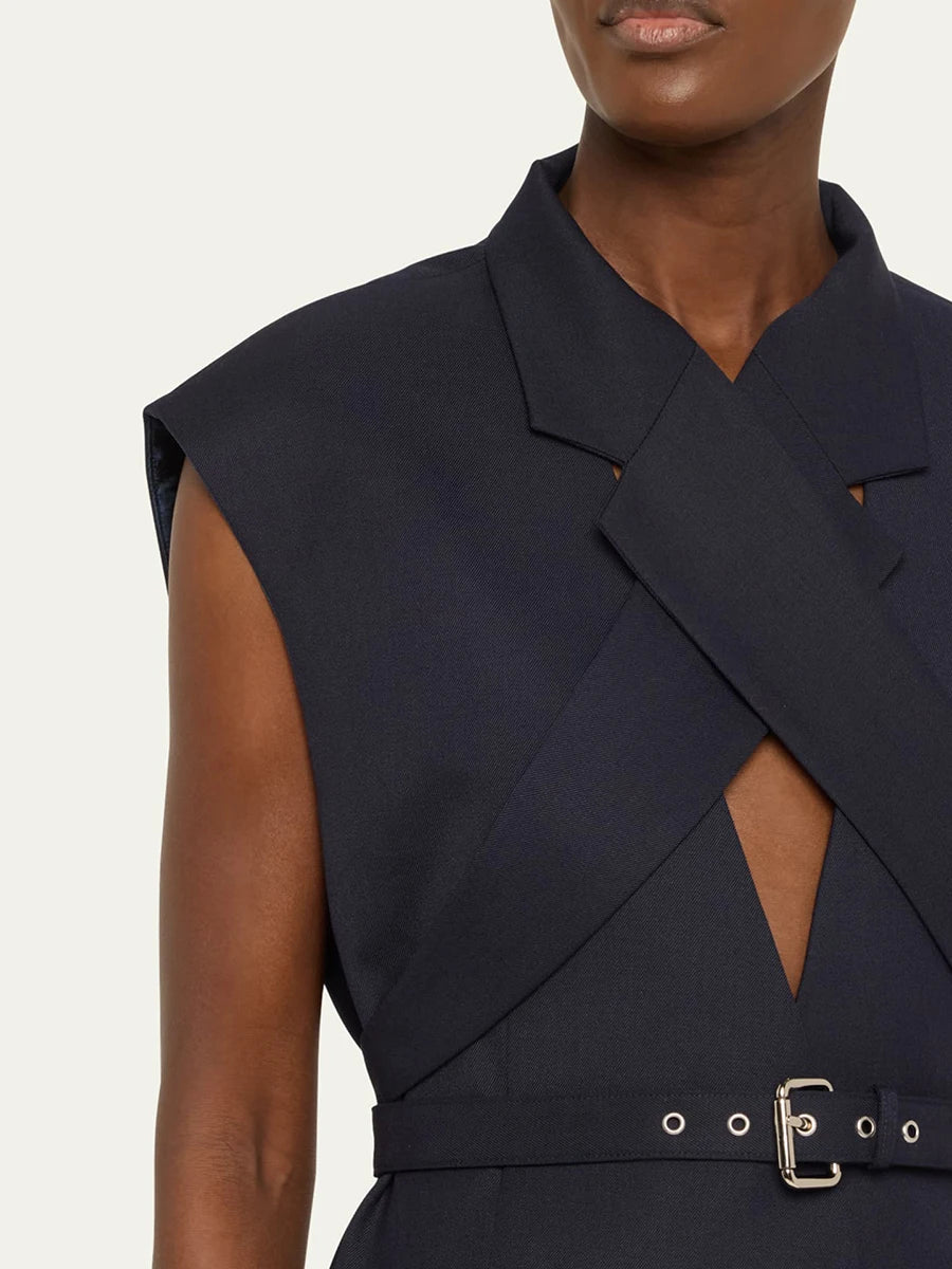 Elegantes ärmelloses Minikleid mit Rundhalsausschnitt und Pailletten-Patchwork für Damen – figurbetont und mit Schleifendetail.