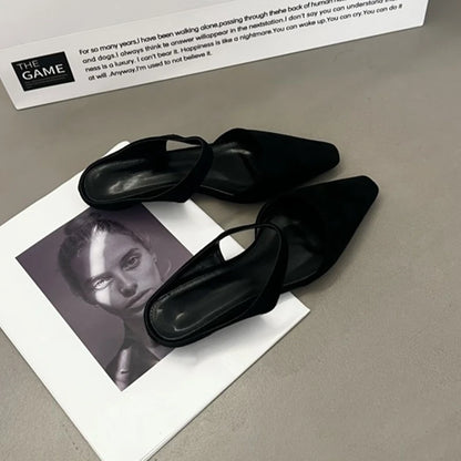AIYUQI Frauen Maultiere 2025, Frühjahr Neue Closed Toe Frauen Maultiere Spitz Halbe hausschuhe Für Frauen Niedrigen absätzen Mode weibliche Hausschuhe