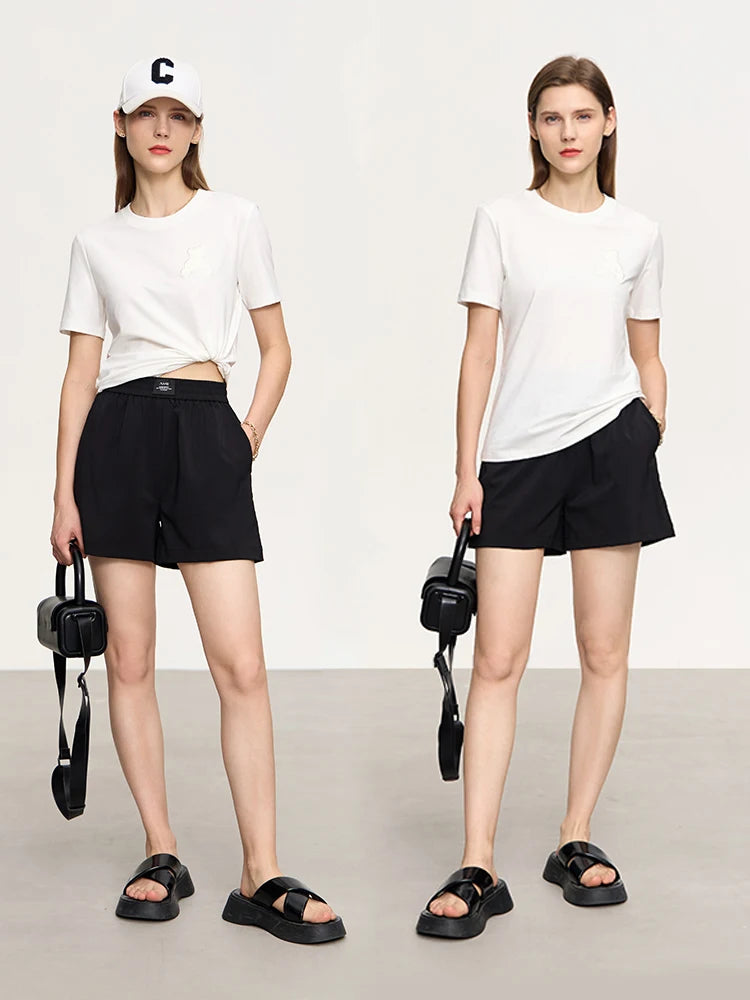 Damen Top im minimalistischen Stil mit Bären-Applikation und O-Ausschnitt