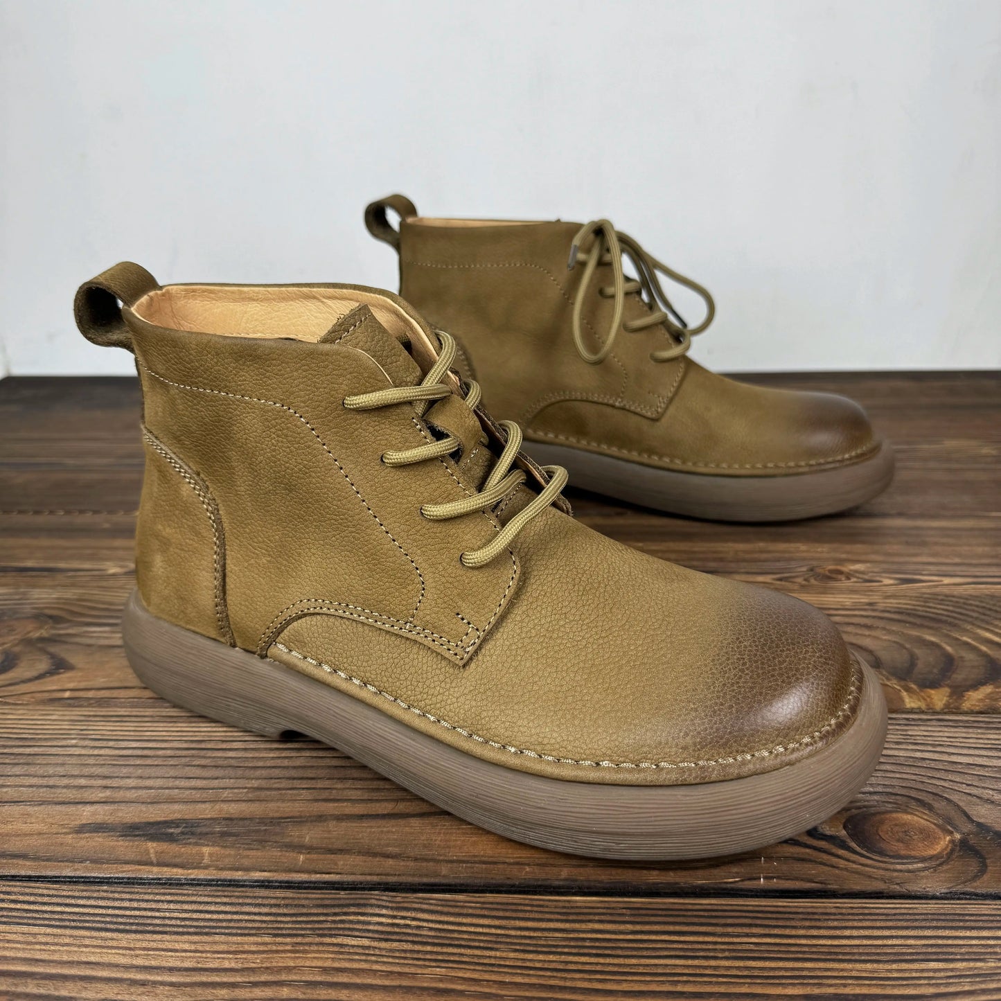 Vintage Lace-Up Shoes Men's Leather Casual Shoes British Style Breathable Cowhide Soft Sole Soft Shoes High-Top Men's Shoes