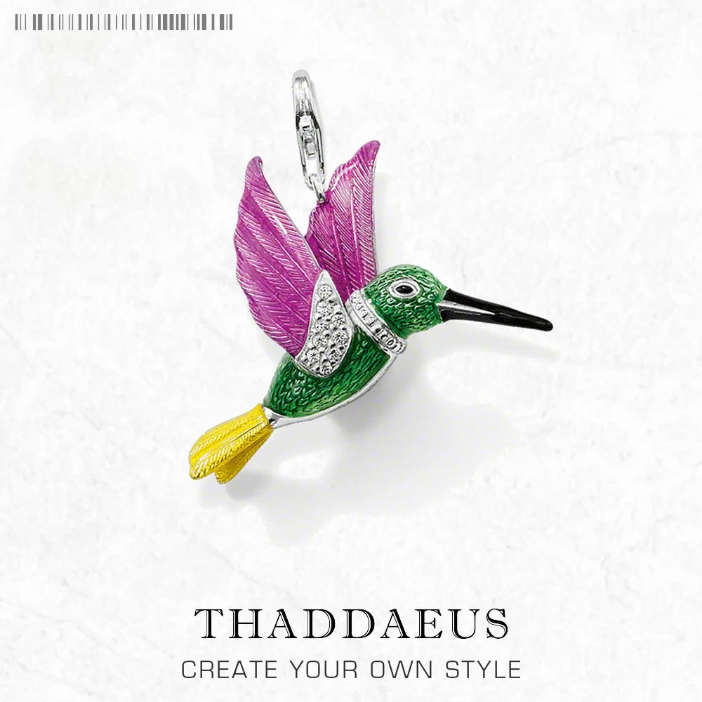 Kolibri-Anhänger aus 925 Sterling Silber, bunte Emaille-Optik, mit Trageschlaufe und Steinbesatz