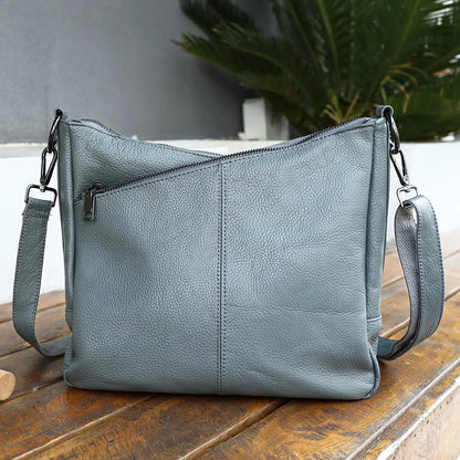 Damen-Schultertasche aus Leder schwarz großzügige Kapazität mit Reißverschluss Innenfach Alltagsbegleiter