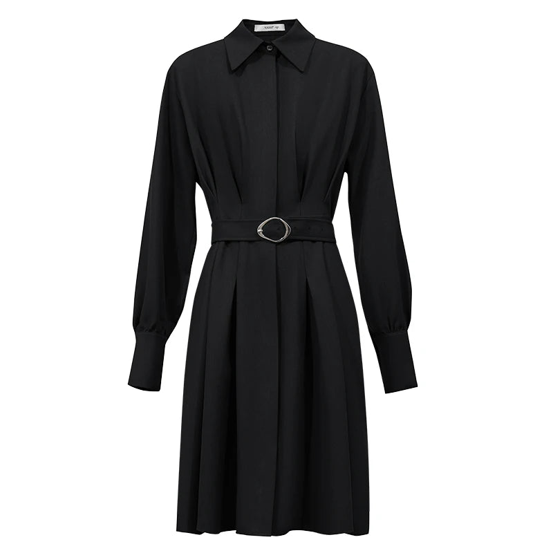 Elegantes Damenkleid Mit Reverskragen Und Gürtel Für Berufsfrauen