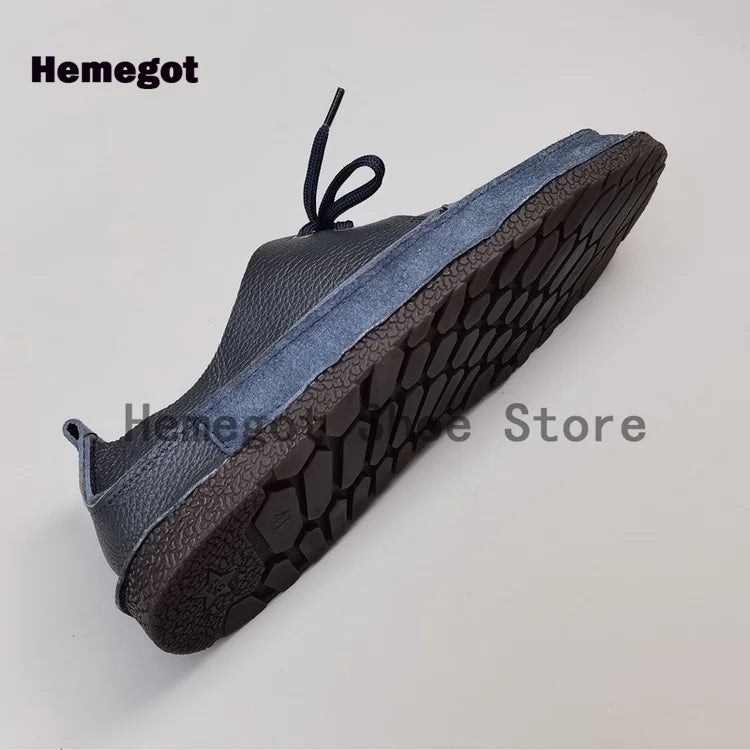 Leichte Herren-Schnürschuhe aus dunkelblauem Leder, Profilsohle mit Traktionsmuster, rund