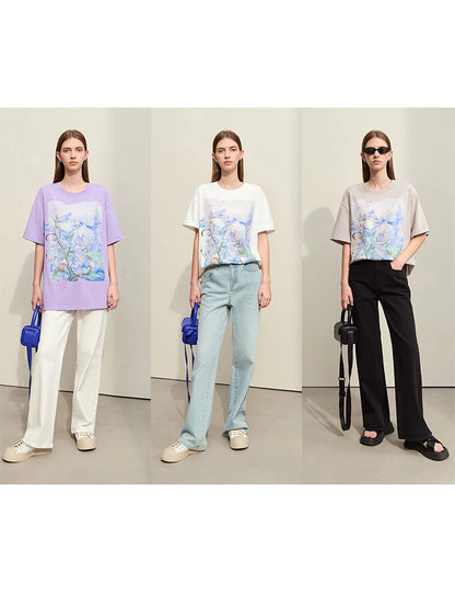 Damen T-Shirt im Minimalismus-Stil mit Kunstöl-Farbdruck für den Sommer