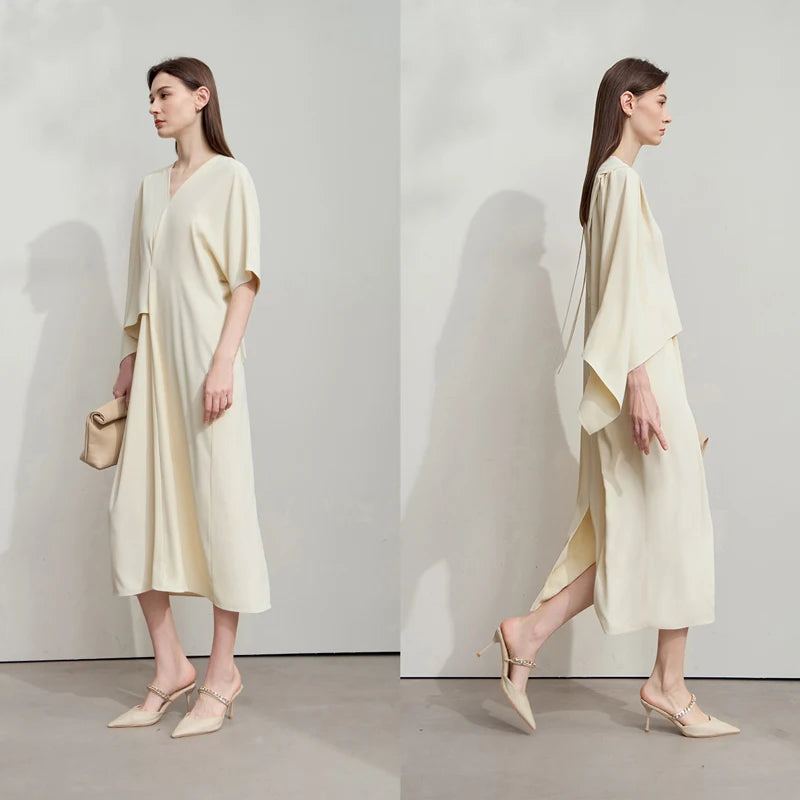 Traumhaftes Sommerkleid Mit Asymmetrischem Schnitt Für Frau