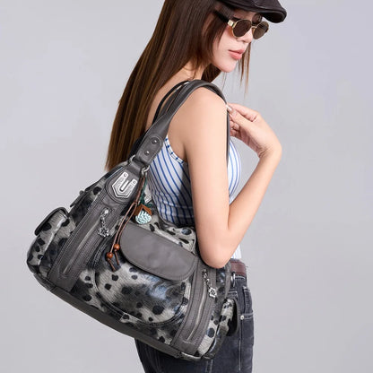 Damen-Hobo-Tasche aus gewaschenem Leder mit grau-Leoparden-Print und mehreren Fächern und viel Stauraum
