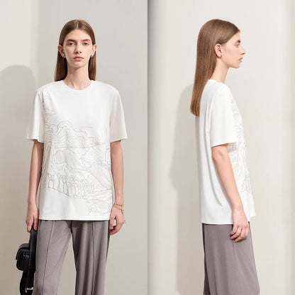 Damen T-Shirt mit minimalistischer Stickerei im lässigen Stil für den Sommer