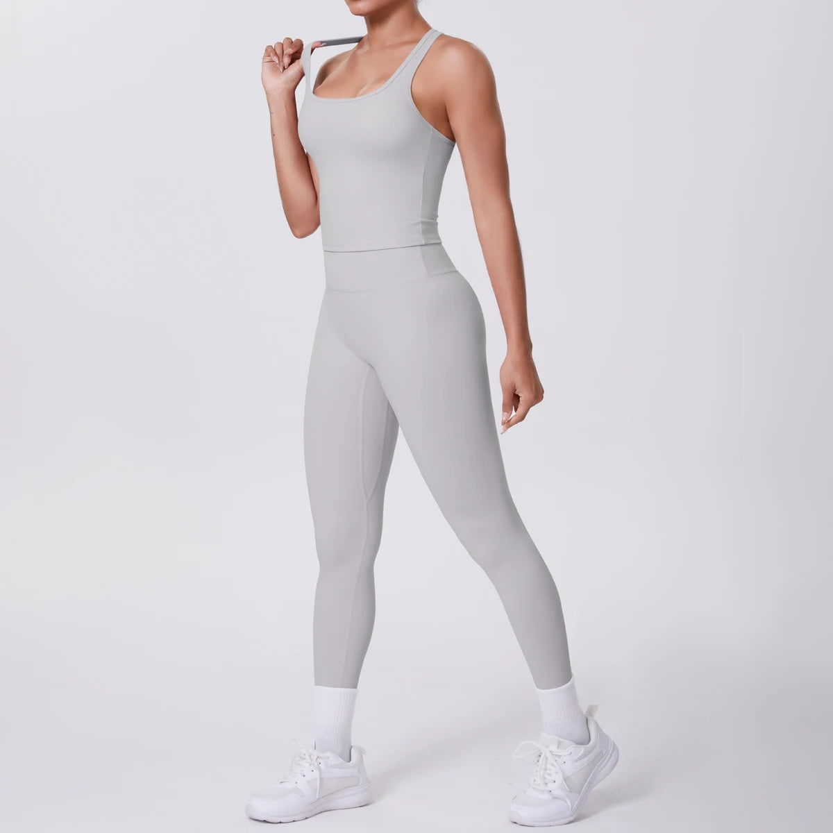Damen-Yoga-Set: hellgraues Tanktop und Leggings, körperbetont, knapp über dem Knöchel