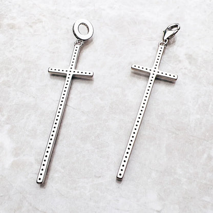 Kreuz-Anhänger aus Sterlingsilber, Vorder- und Rückansicht mit schwarzem Zierbesatz