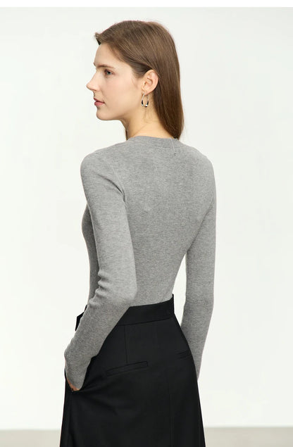Damen-Strickpullover in Grau, Rückansicht mit langen Ärmeln