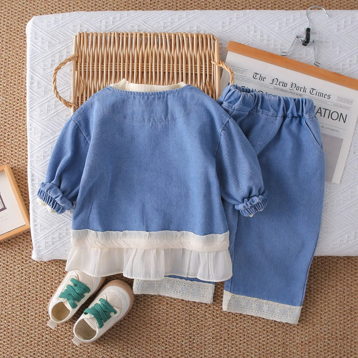 Mädchen Kleidung Set mit süßem Mantel und breiten Hosen im Koreanischen Stil