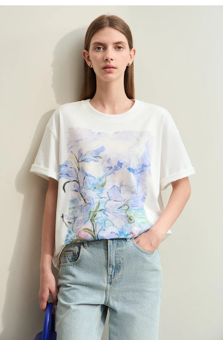 Damen T-Shirt im Minimalismus-Stil mit Kunstöl-Farbdruck für den Sommer