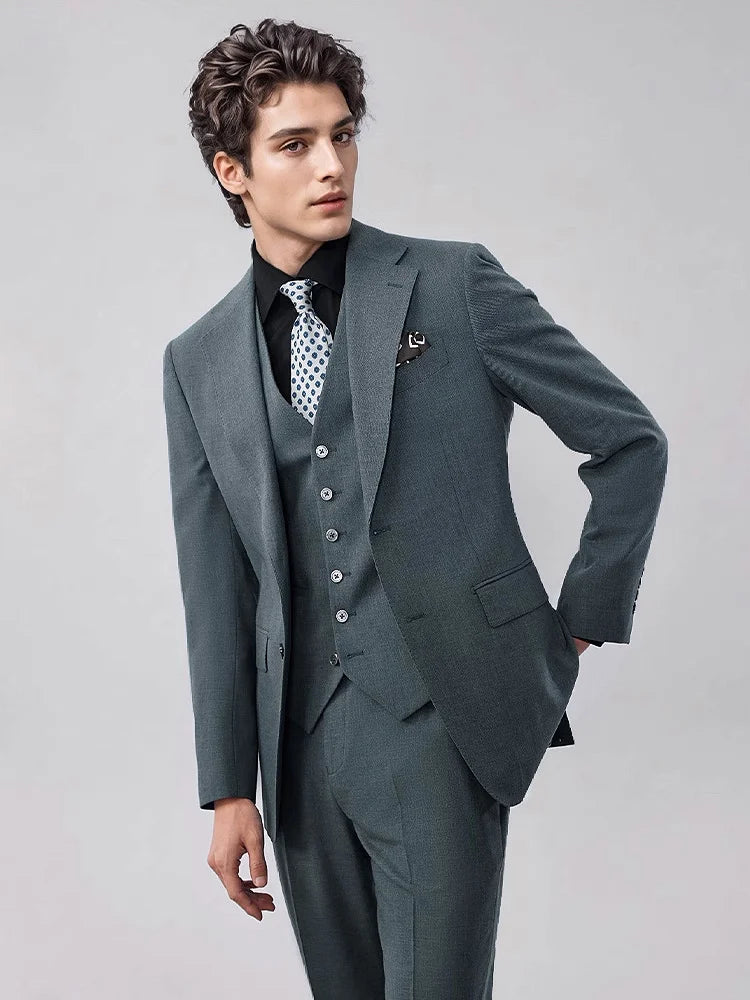 Eleganter Herrenanzug in Blau, einreihig mit Weste und Hose – 3-teiliges Slim-Fit-Set für Hochzeit oder Freizeit.