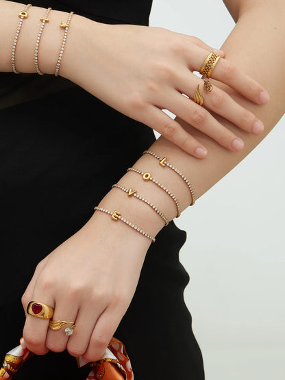Damen-Armband mit Initialen-Buchstabe