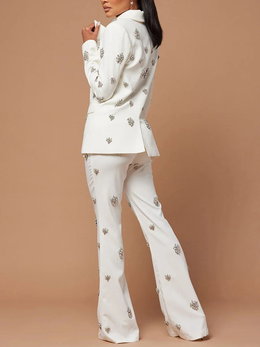 Ärmelloses Damen-Spitzenkleid mit Rundhalsausschnitt und Patchwork-Design – figurbetont und mit Hohldetails.