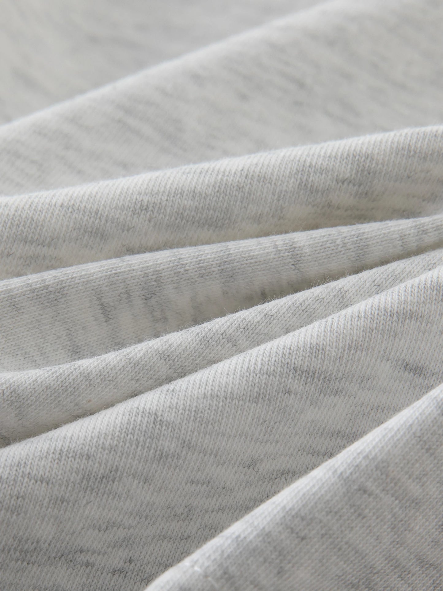 Plus Size Damen T-Shirt mit 3D-Schleife & Vogelmotiv – Sommerliches Kurzarmshirt mit abstraktem Print