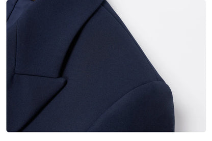 Schwarzer Herrenanzug im Slim-Fit-Stil mit Weste und Hose – ideal für Hochzeiten und formelle Anlässe