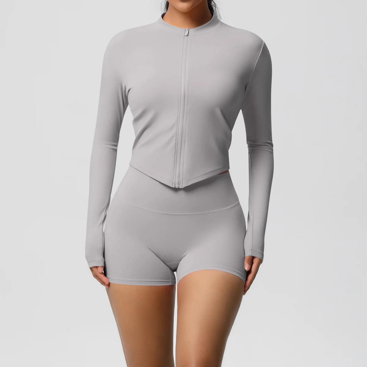 Damen-Yoga-Set in Hellgrau: langarmige Zipjacke und Shorts