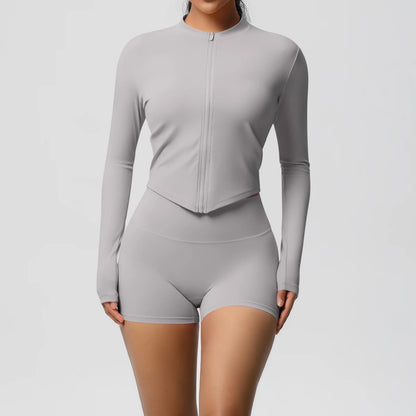 Damen-Yoga-Set in Hellgrau: langarmige Zipjacke und Shorts