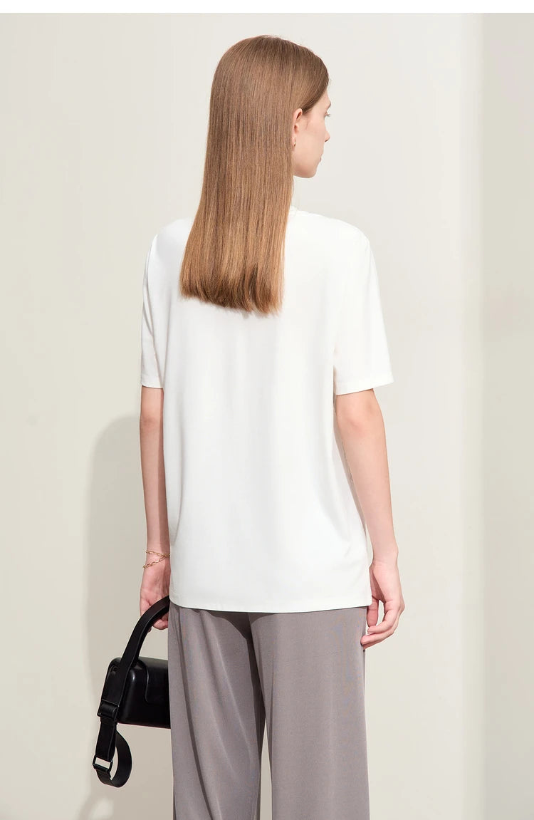 Damen T-Shirt mit minimalistischer Stickerei im lässigen Stil für den Sommer