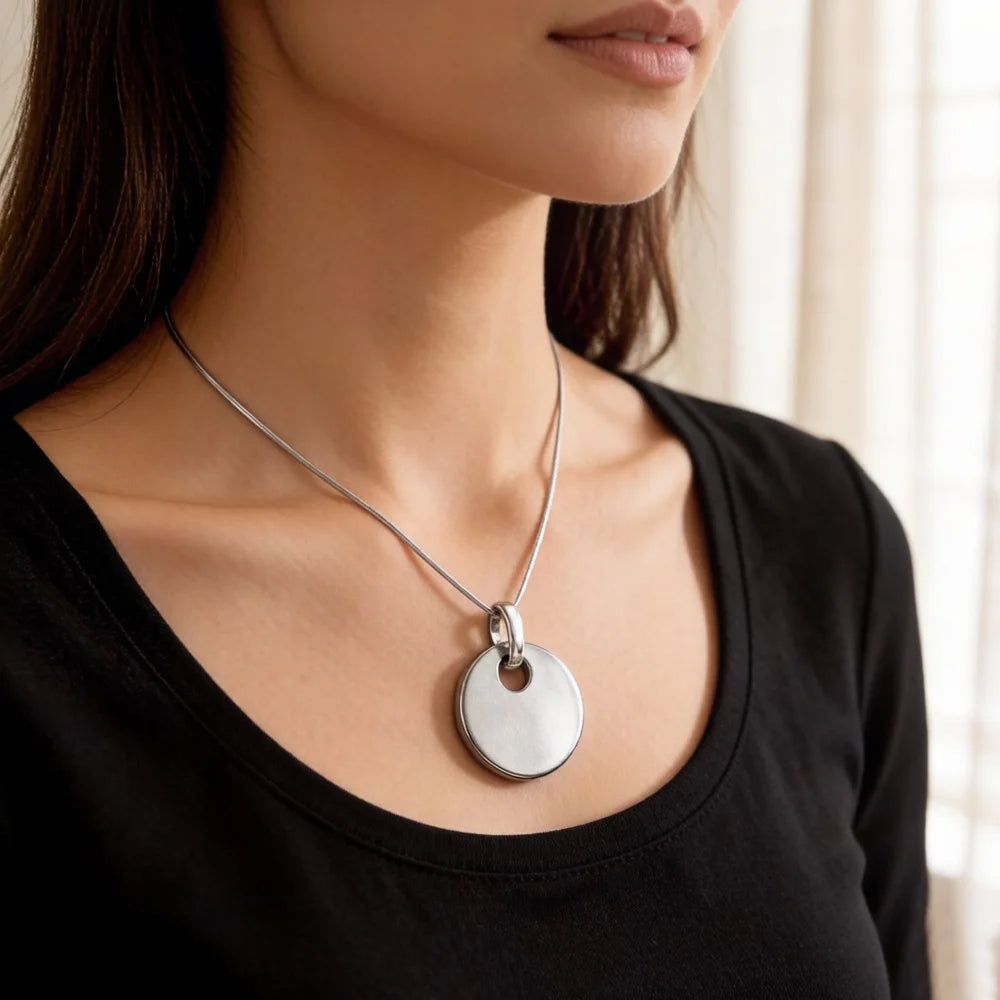 Damen-Charm-Anhänger Hämatit Scheibe Ornament klassisch aus Sterlingsilber