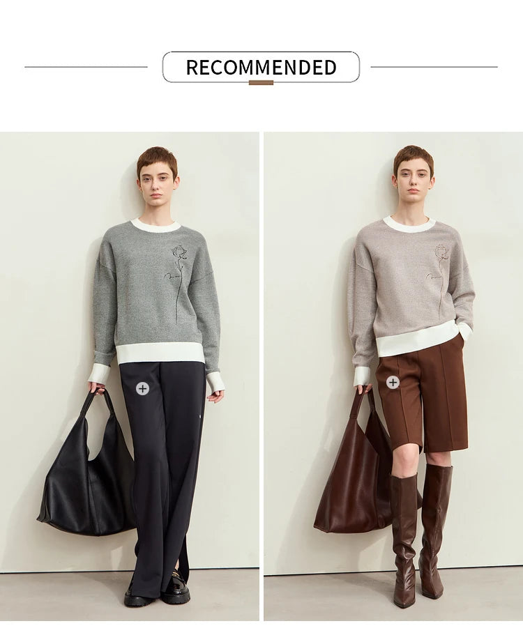 Damenpullover in zwei Farben mit weißem Bund und Rosenstickerei, Modelansicht