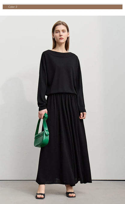 Langes A-Linien-Strickkleid in Schwarz mit langen Ärmeln und gerafftem Rock