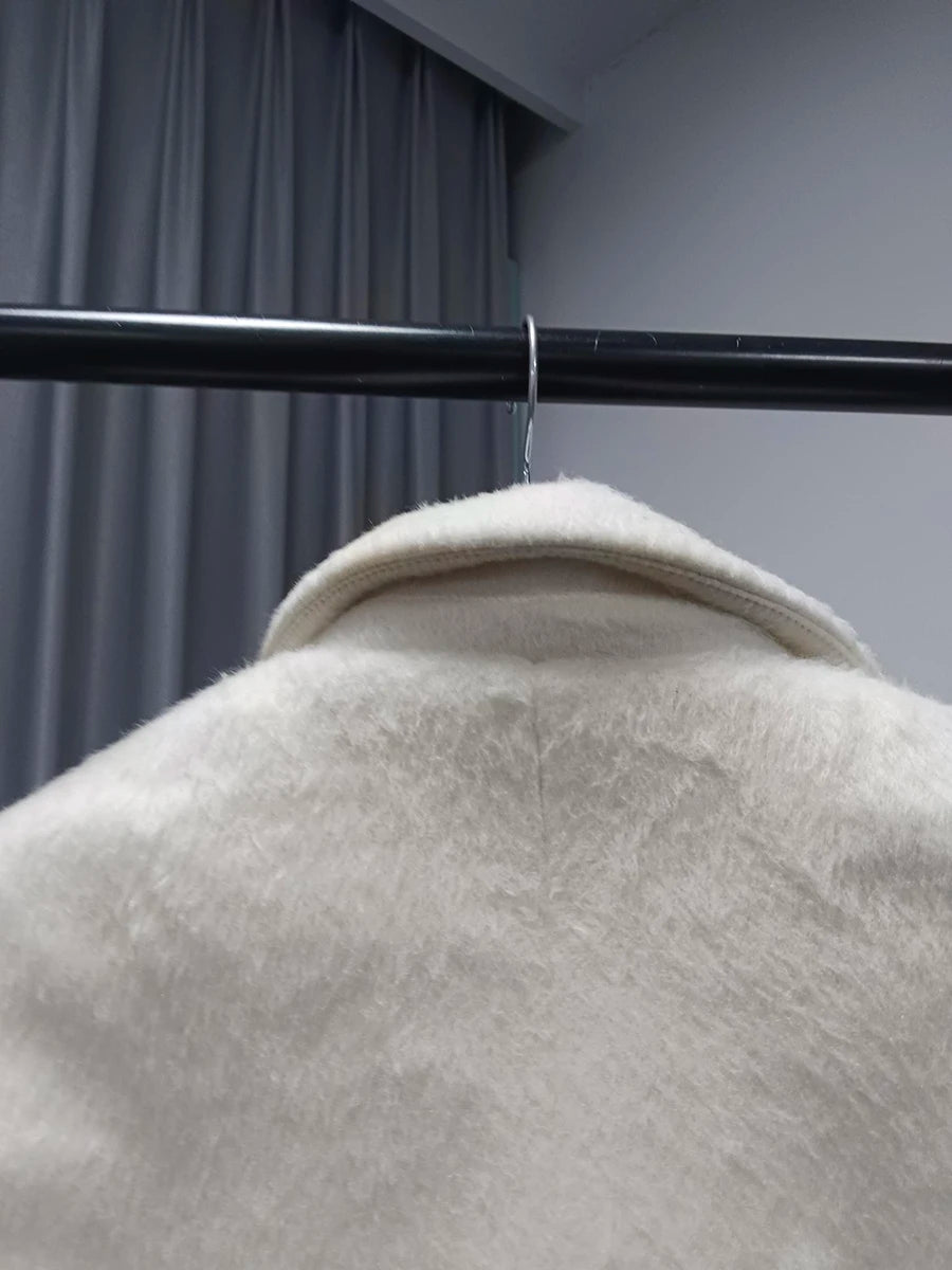 Elegante Damenjacke mit Reverskragen und langen Ärmeln – luxuriöses Patchwork-Design mit Taschen