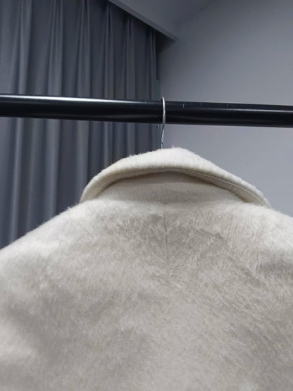 Elegante Damenjacke mit Reverskragen und langen Ärmeln – luxuriöses Patchwork-Design mit Taschen