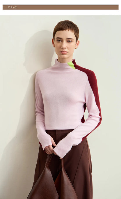 Damenpullover mit Stehkragen, Pastellrosa mit Kontrast-Ärmeln in Dunkelrot