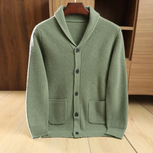 Frühling und Herbst High-End-grüne Fruchtkragen-Strickjacke aus reiner Wolle für Männer, britisches Retro-Business-Stricken, beliebter Pullovermantel für Männer