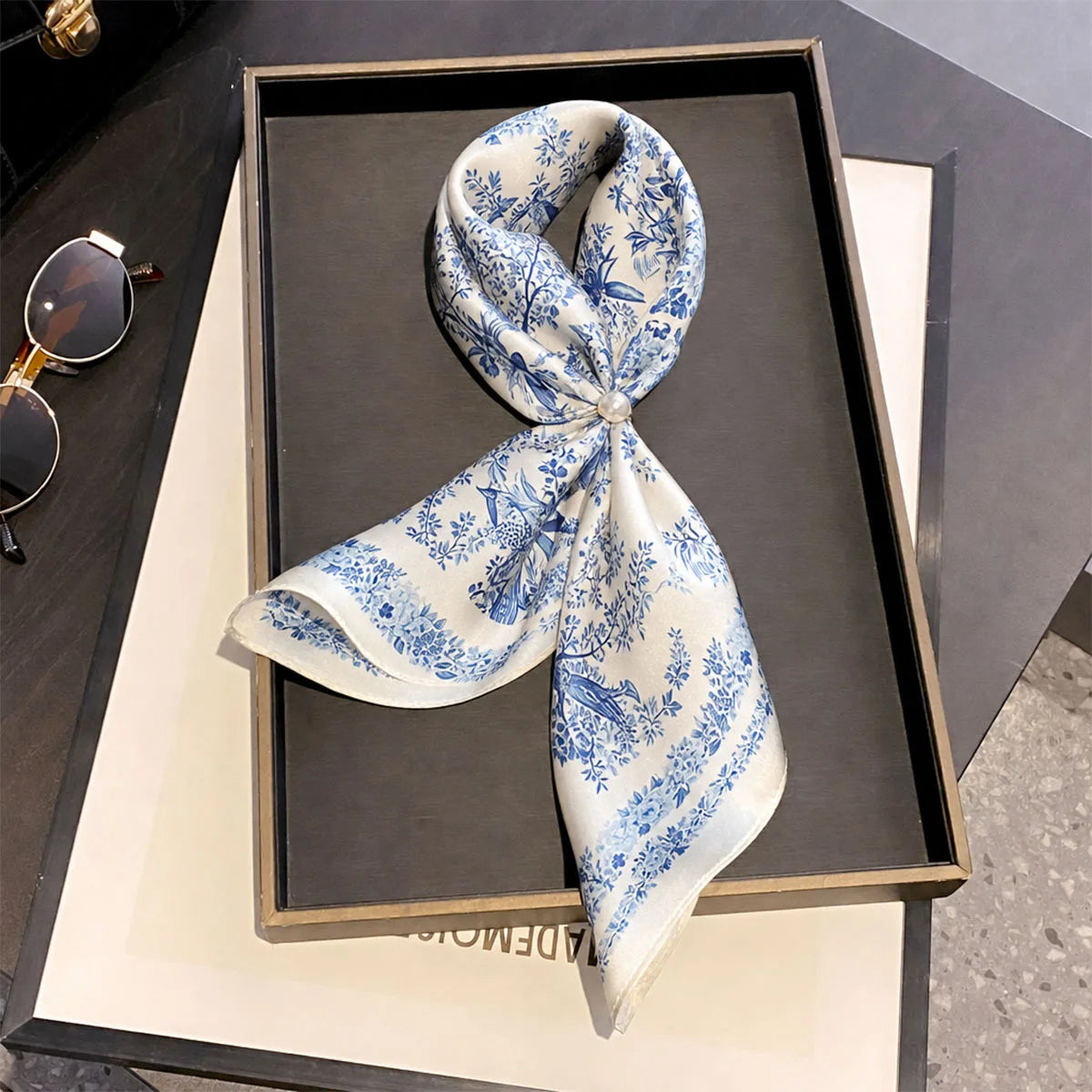 Damen Seidenschal 53cm klein quadratisch Haarband Kopftuch Halstuch Bandana D