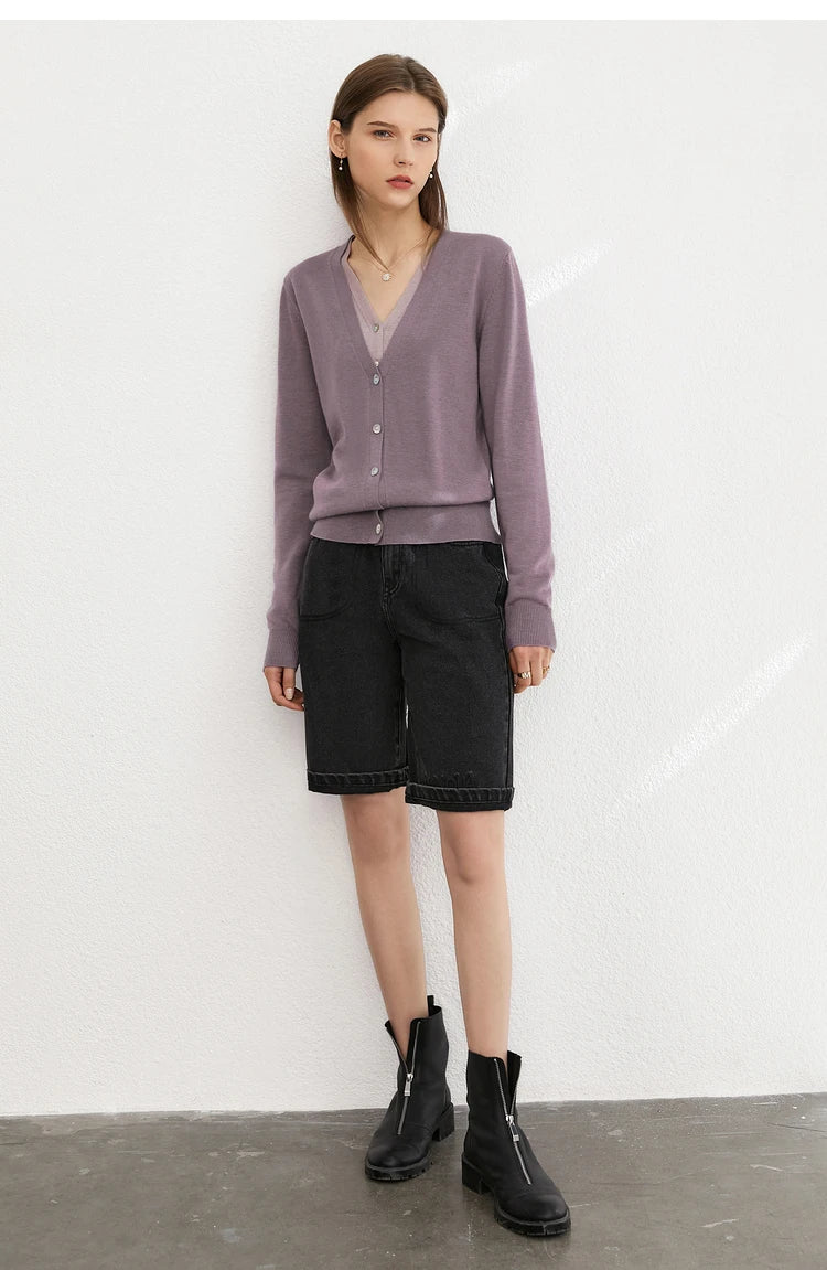 Damen-Wollstrickjacke, lila, lange Ärmel, V-Ausschnitt und Knopfverschluss
