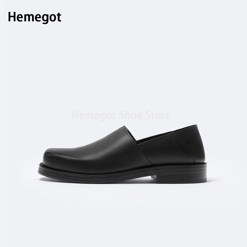 Schwarzer Herren-Slipper-Loafer mit quadratischer Vorderkappe und flacher Sohle