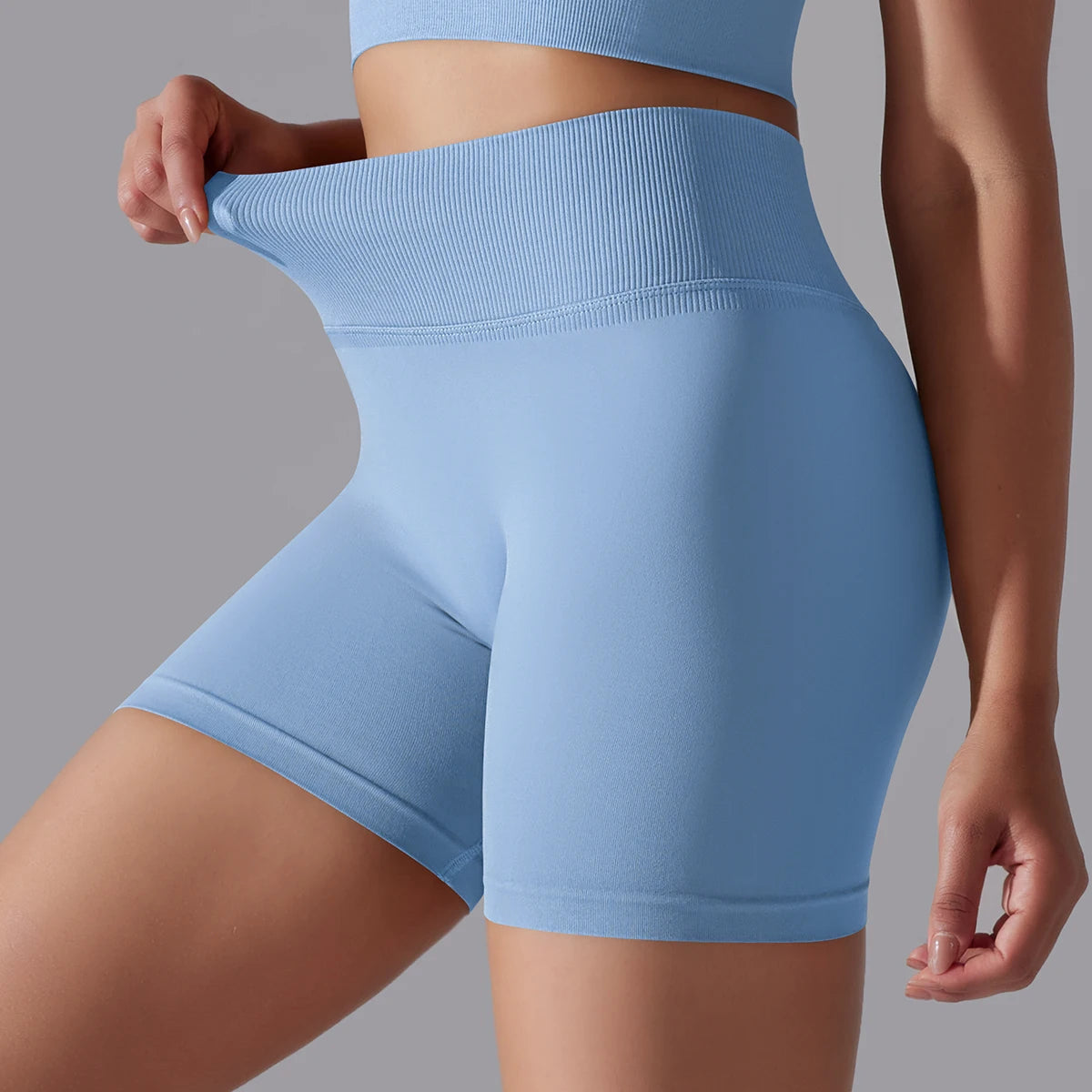 Nahtlose Damen-Shorts aus Strick, hellblau, kurze Laufhose mit breitem Bund
