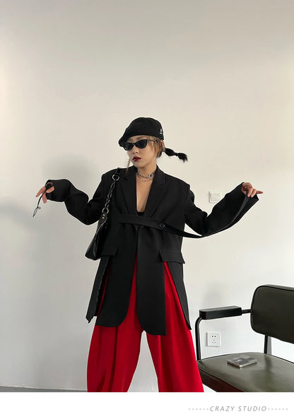 Zweiteiliges Damen-Set mit Stickerei: Langarm-Oberteil mit Reverskragen und hoch taillierte, lange Hose – stilvoll und elegant.