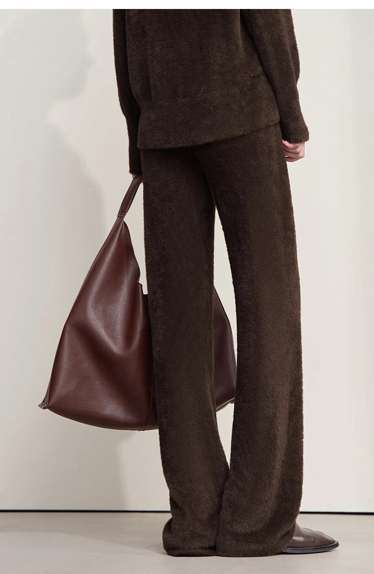 Dunkelbraune Fleece-Hose mit weitem Bein und Tunnelzugbund, langer Schnitt bis unten