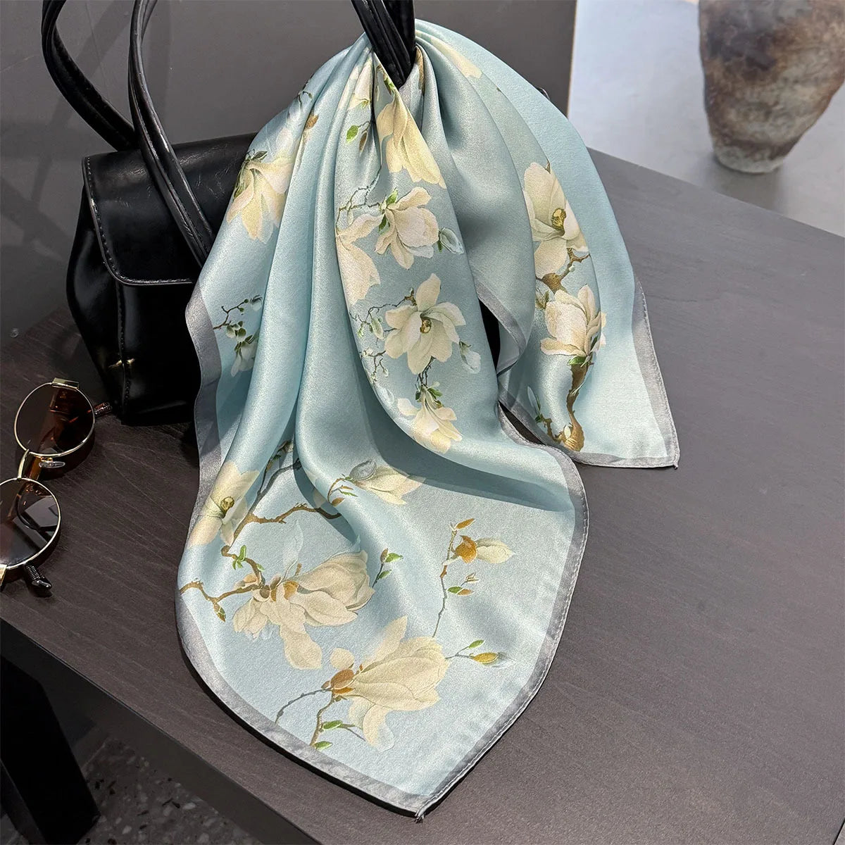 Damen Seidensatin Schal 53cm quadratisch bedruckt Hijab Bandana Halstuch Luxus B