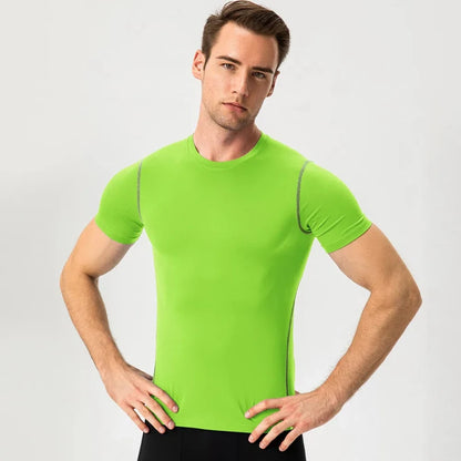 Eng anliegendes Herren-Fitness-Trainingsset mit kurzen Ärmeln – elastisch und schnelltrocknend, ideal für Sport und Laufen.