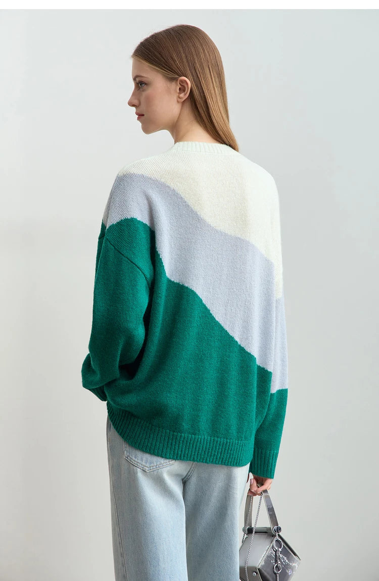 Damenpullover mit Rundhalsausschnitt, Rückenansicht: creme/hellgrau mit türkisem Grün-Block, langarmig