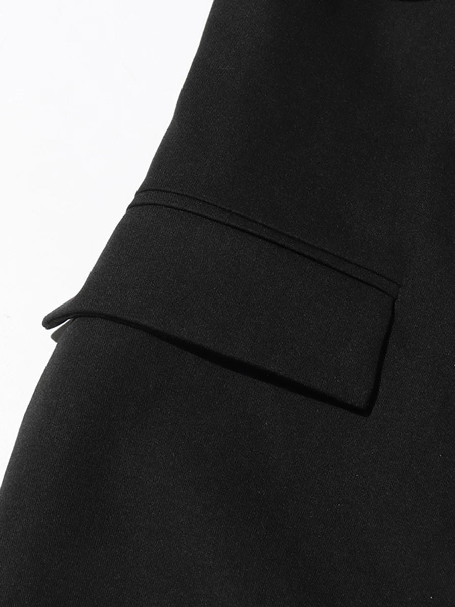 Elegantes ärmelloses Minikleid mit Rundhalsausschnitt und Pailletten-Patchwork für Damen – figurbetont und mit Schleifendetail.