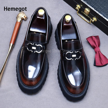 Schwarze Herren-Lederschuhe, glänzend, mit Rundspitze, Riemen-Schnalle und Blocksohle
