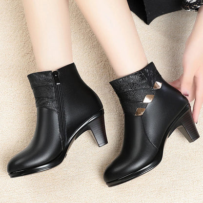 Schwarze Damen-Ankleboots mit Reißverschluss vorn und Blockabsatz, Zier-Schnallen