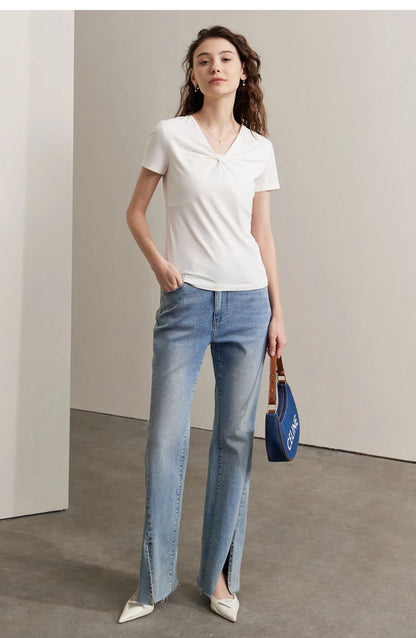 Damen T-Shirt im Minimalismus-Stil mit V-Ausschnitt und dünnem Design