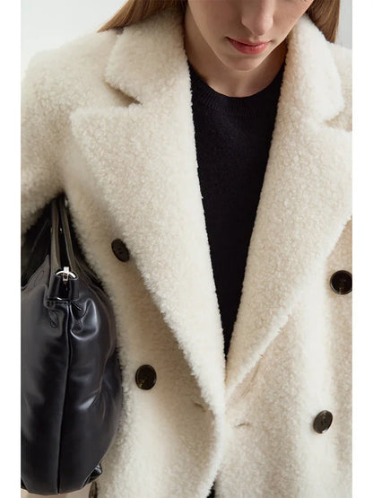 Damen Anzug im minimalistischen Stil mit zweireihigem Kragen und Taschen